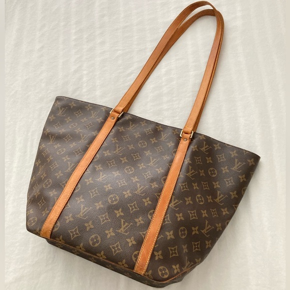 Authentic LV Tote Bag Sac Shopping - Picture 3 of 17
